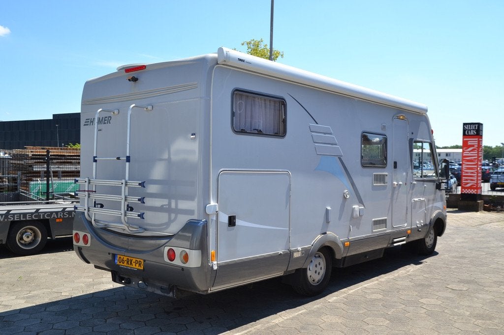 Hymer Eriba B 674 B - Lengte bedden - Airco - 3x Zonnepanele, Ringverwarming, 6 tot 7 meter, Bedrijf, Hymer