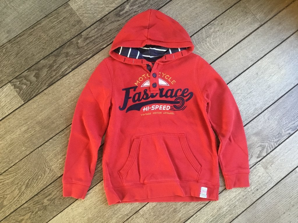 Leuke rode C&A trui met stoer opschrift maat 146/152, Kinderen en Baby's, Kinderkleding | Maat 146, C&A, Trui of Vest, Ophalen of Verzenden