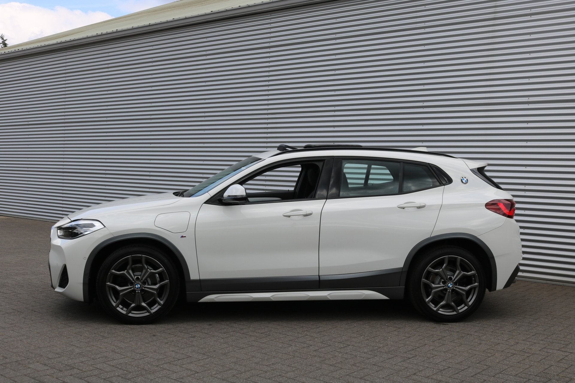 BMW X2 xDrive25e M-Sportpakket (Pano Sportleder/Memory Carpl, Auto's, Automaat, X2, Gebruikt, Zwart