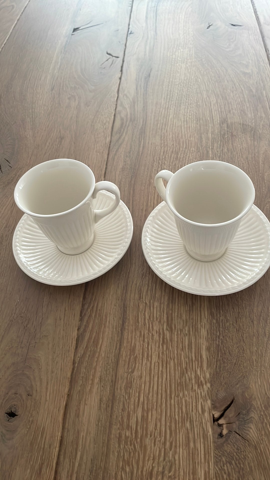 Te koop 2 wedgwood edme koffiekopjes, Ophalen of Verzenden, Zo goed als nieuw, Porselein, Kop en/of schotel