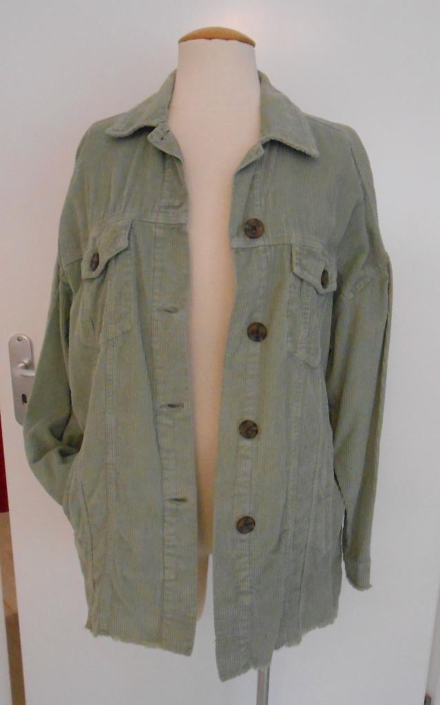 Stradivarius corduroy jasje groen mt M, Kleding | Dames, Maat 38/40 (M), Ophalen of Verzenden, Jasje, Stradivarius