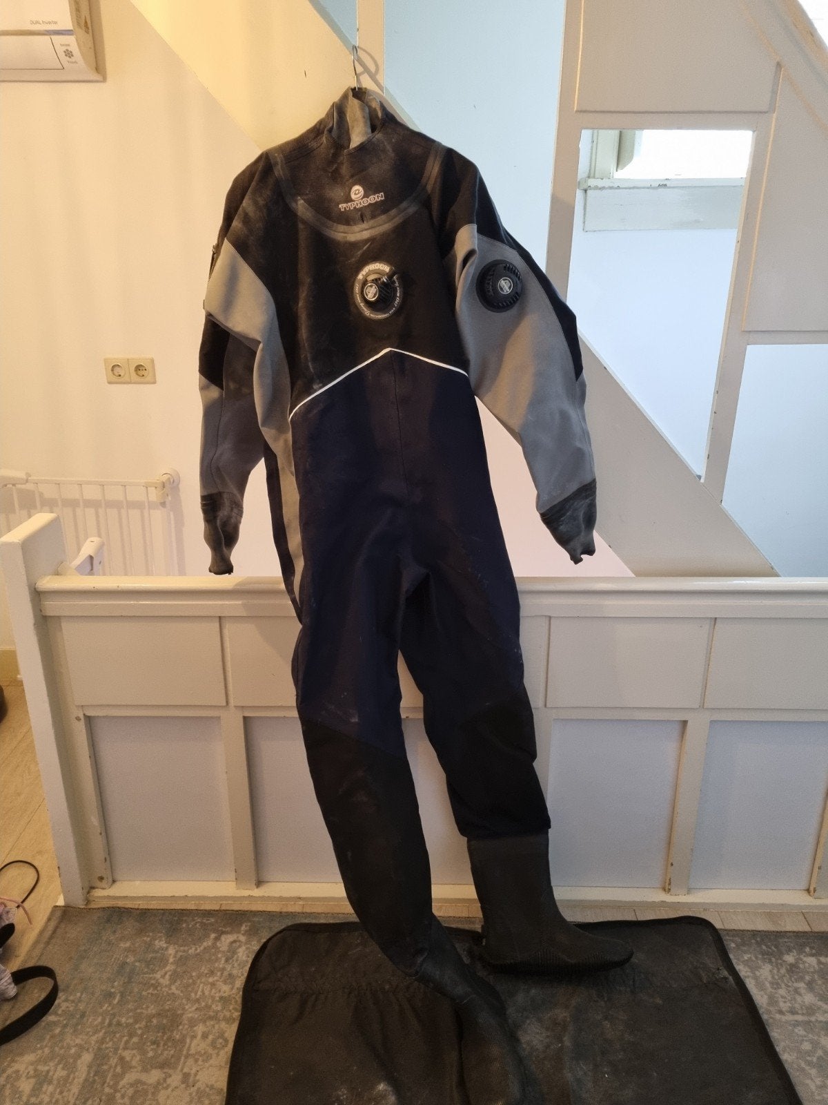 Typhoon droogpak met wolletje, maat L, schoenmaat 45/46, Watersport en Boten, Duiken, Ophalen of Verzenden