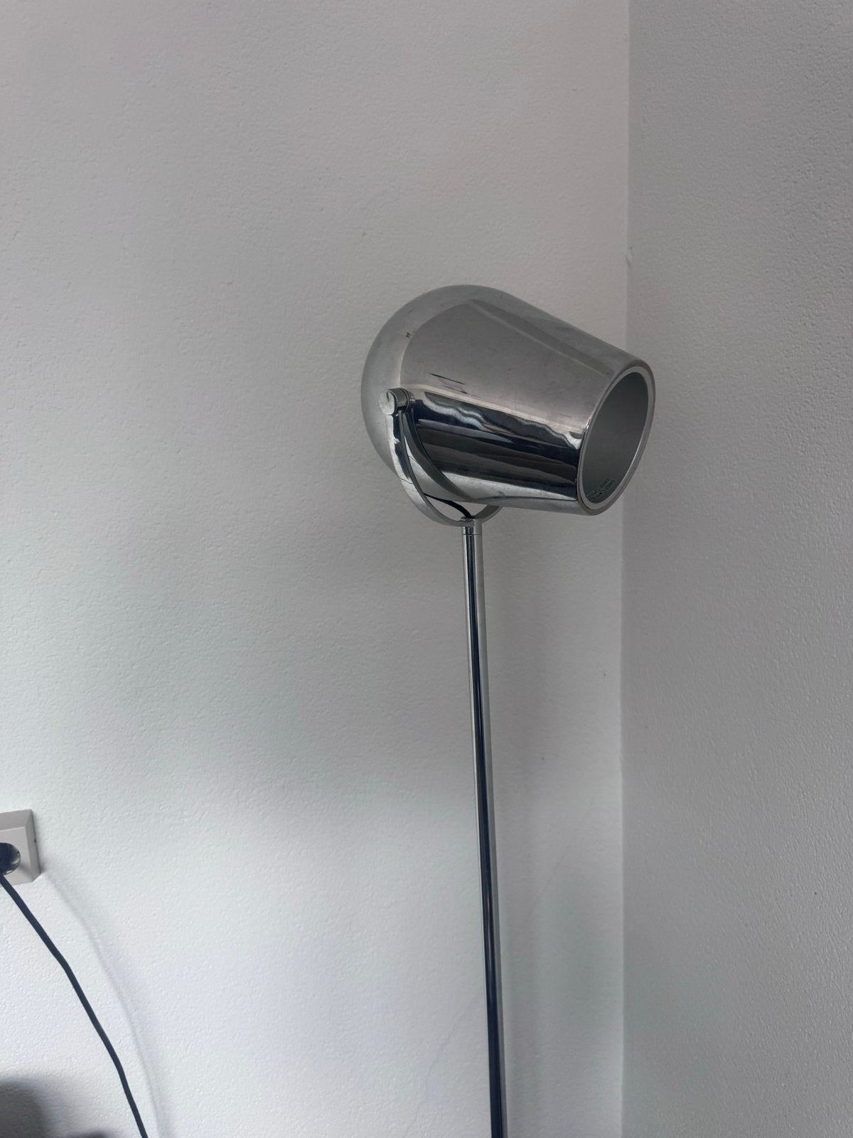 Moderne Verchroomde Vloerlamp - Stijlvol en Functioneel, Huis en Inrichting, Lampen | Vloerlampen, Gebruikt, 150 tot 200 cm, Metaal