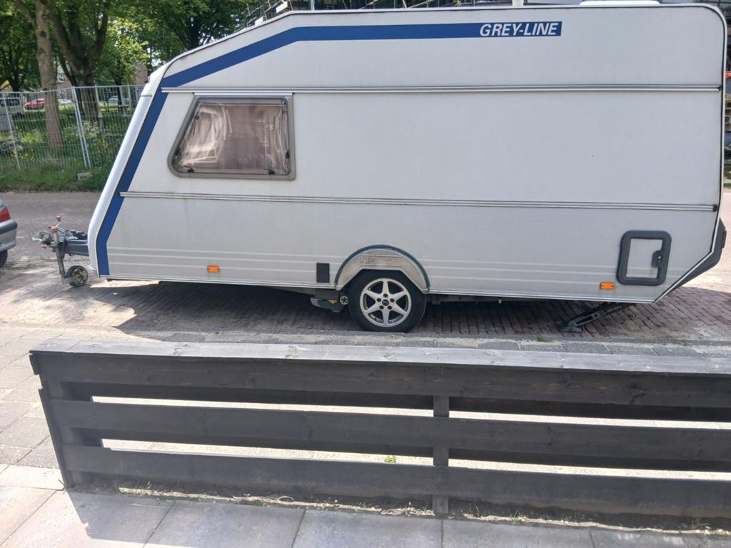 Caravan kip KG44 bouwjaar 1997 volaut mover voortent luifel, Caravans en Kamperen, Caravans, Rondzit, Kip, Omvormbare zithoek