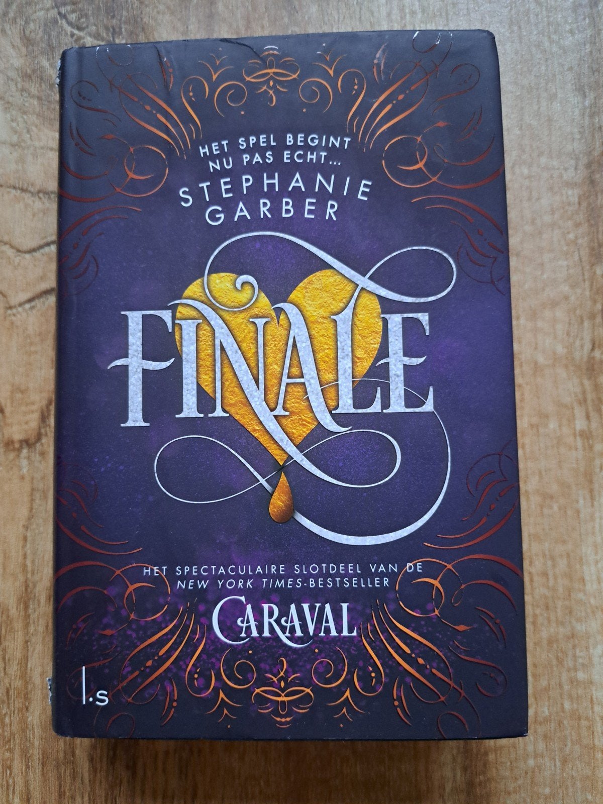 Finale - Stephanie Garber (Caraval serie), Ophalen of Verzenden, Zo goed als nieuw, Stephanie Garber