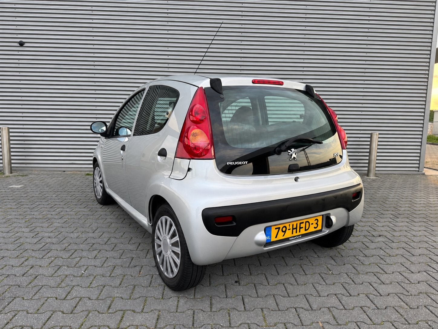 Foto 18 van Peugeot 107 NAP |APK | KLEIN BEURT | CARPLAY | LAGE KM |5dr