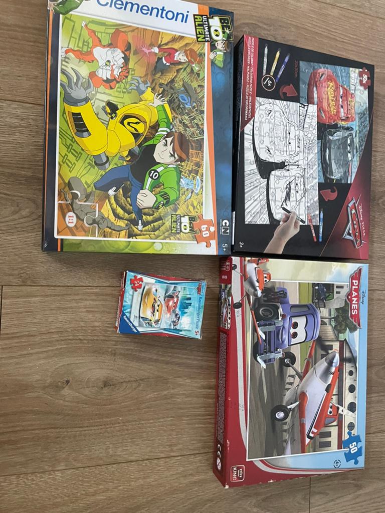 4 verschillende puzzels! Alleen ophalen, Hobby en Vrije tijd, Denksport en Puzzels, Ophalen, Minder dan 500 stukjes, Zo goed als nieuw