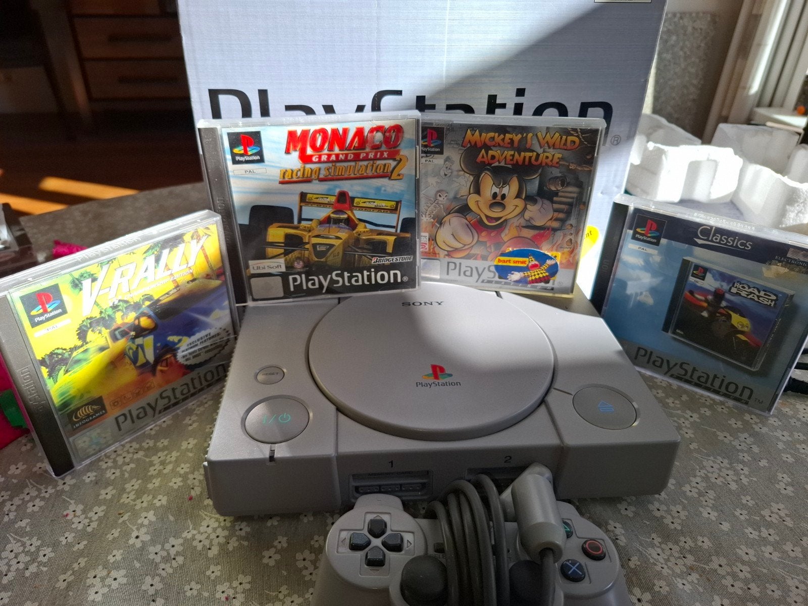 playstation met controller en spelletjes, Spelcomputers en Games, Ophalen of Verzenden, Zo goed als nieuw, Met 1 controller