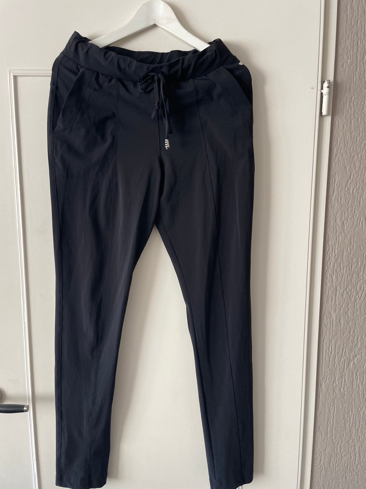 Helena Hart zwarte broek maat M, Kleding | Dames, Maat 38/40 (M), Zwart, Ophalen of Verzenden, Zo goed als nieuw