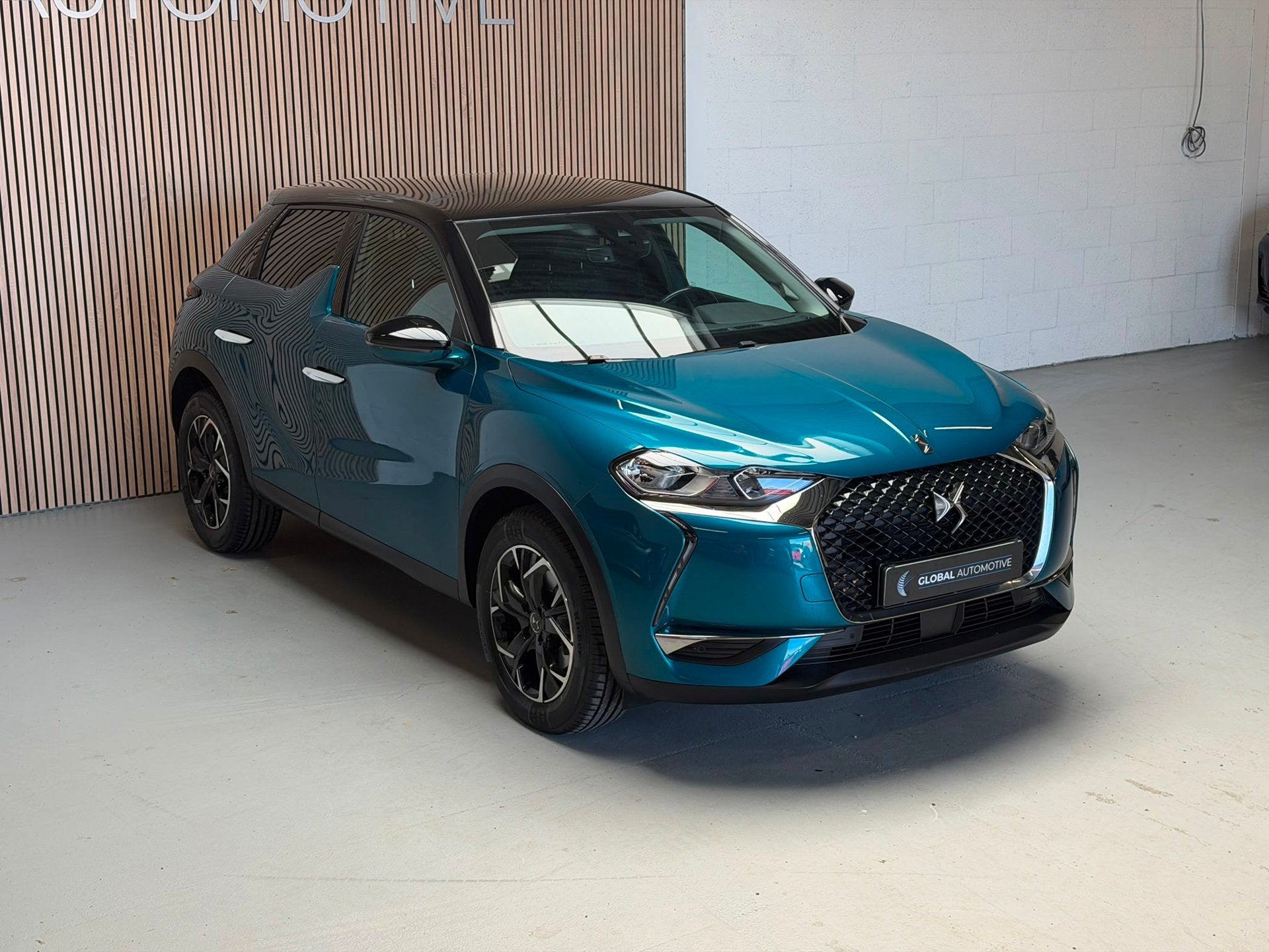 DS 3 Crossback 1.2 PureTech Business - CARPLAY - NAVI - CAME, Auto's, Gebruikt, 1199 cc, Blauw, Leder