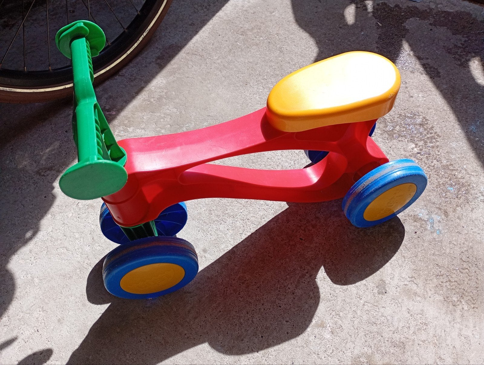Lena loopfietsje rood/groen/blauw/geel, Ophalen of Verzenden, Gebruikt, Loopfiets