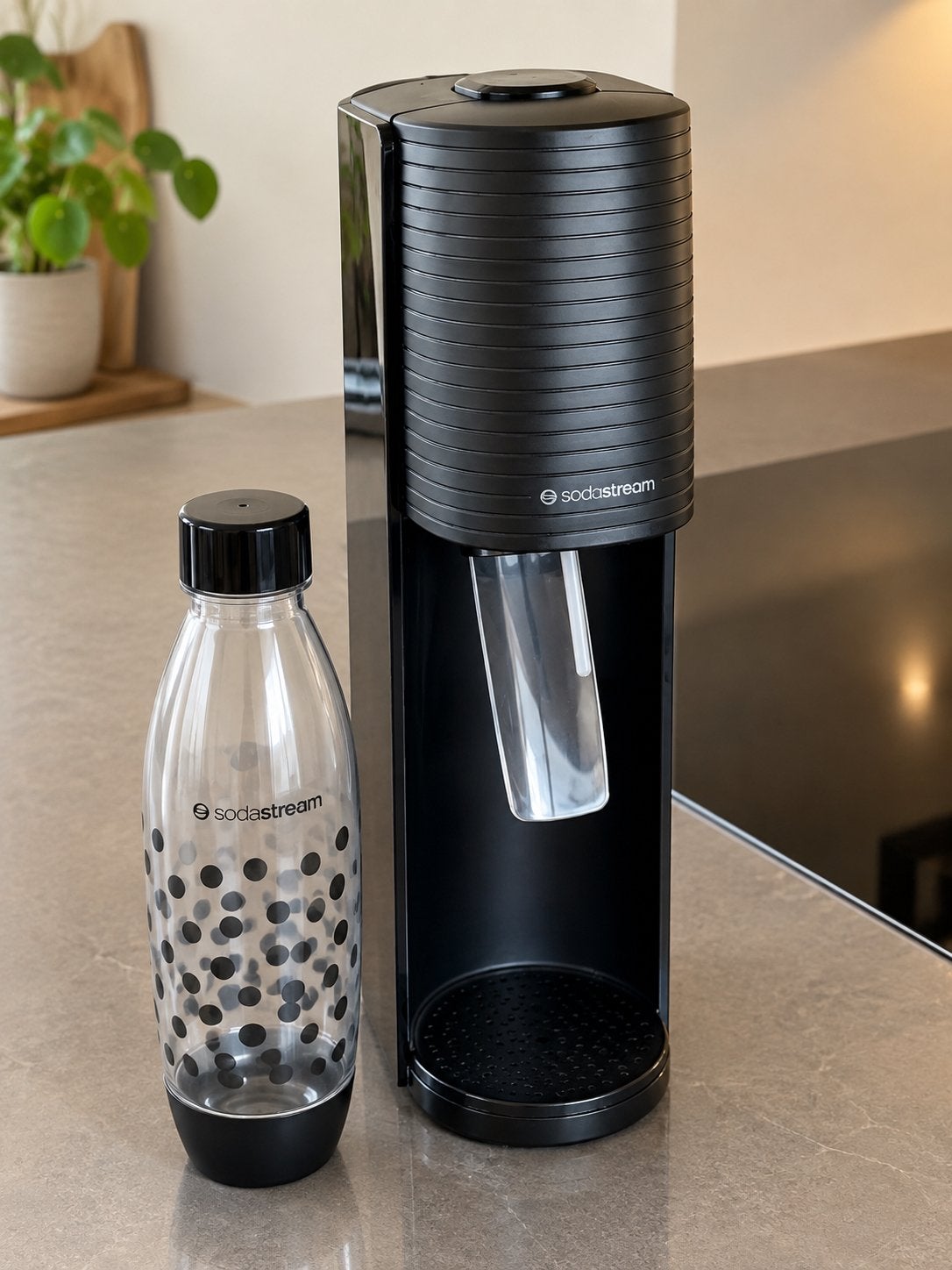 Sodastream bruiswatermaker met 2 flessen, Witgoed en Apparatuur, Ophalen of Verzenden, Zo goed als nieuw