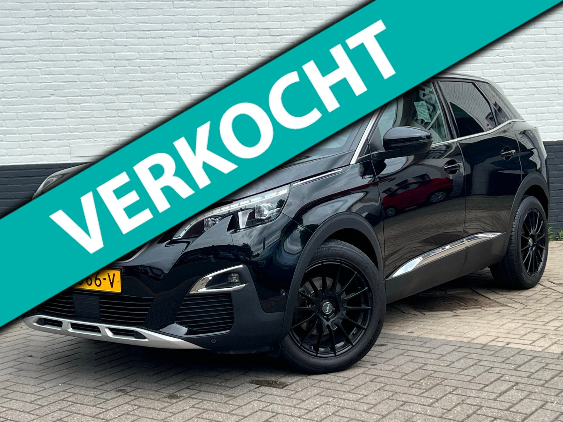 Peugeot 3008 1.2 PureTech GT Line|Nwe Distributie|Trekhaak|C, Gebruikt, 1199 cc, Leder en Stof, Zwart