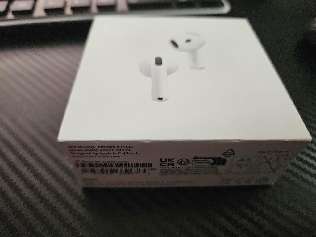 Apple AirPods 4 ANC Wit