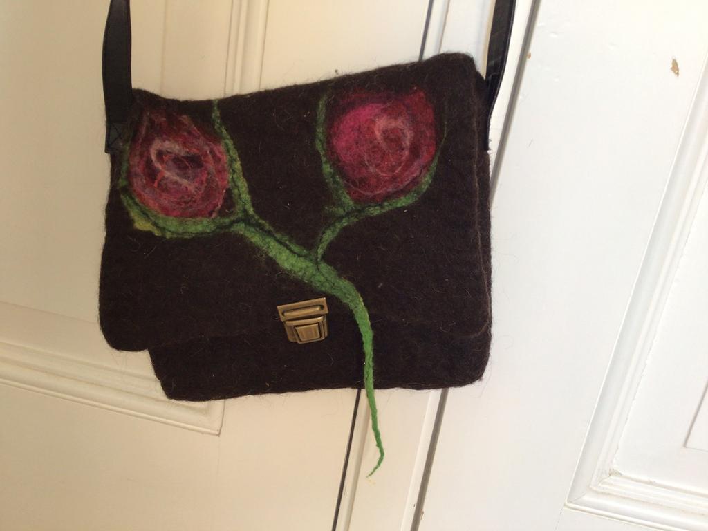 wolvilt designtas handgemaakt, donkerbruin, Ophalen of Verzenden, Zo goed als nieuw, Bruin, Schoudertasje