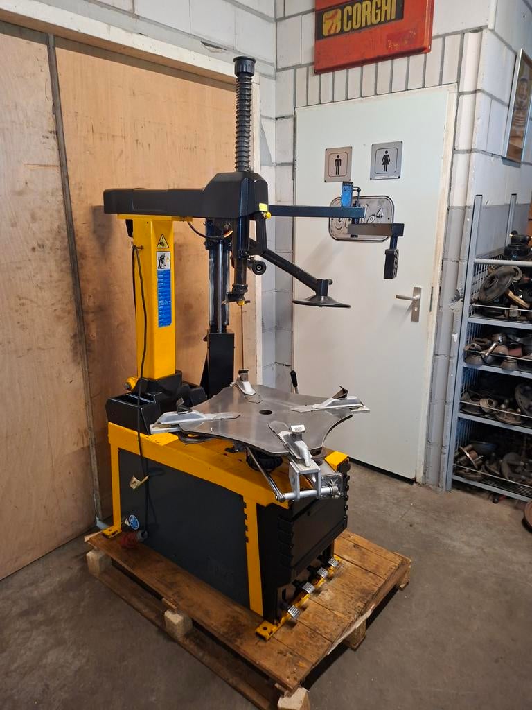 Banden apparaat Corghi 24 inch hulparm Bandenmachine, Auto diversen, Autogereedschap, Ophalen, Nieuw