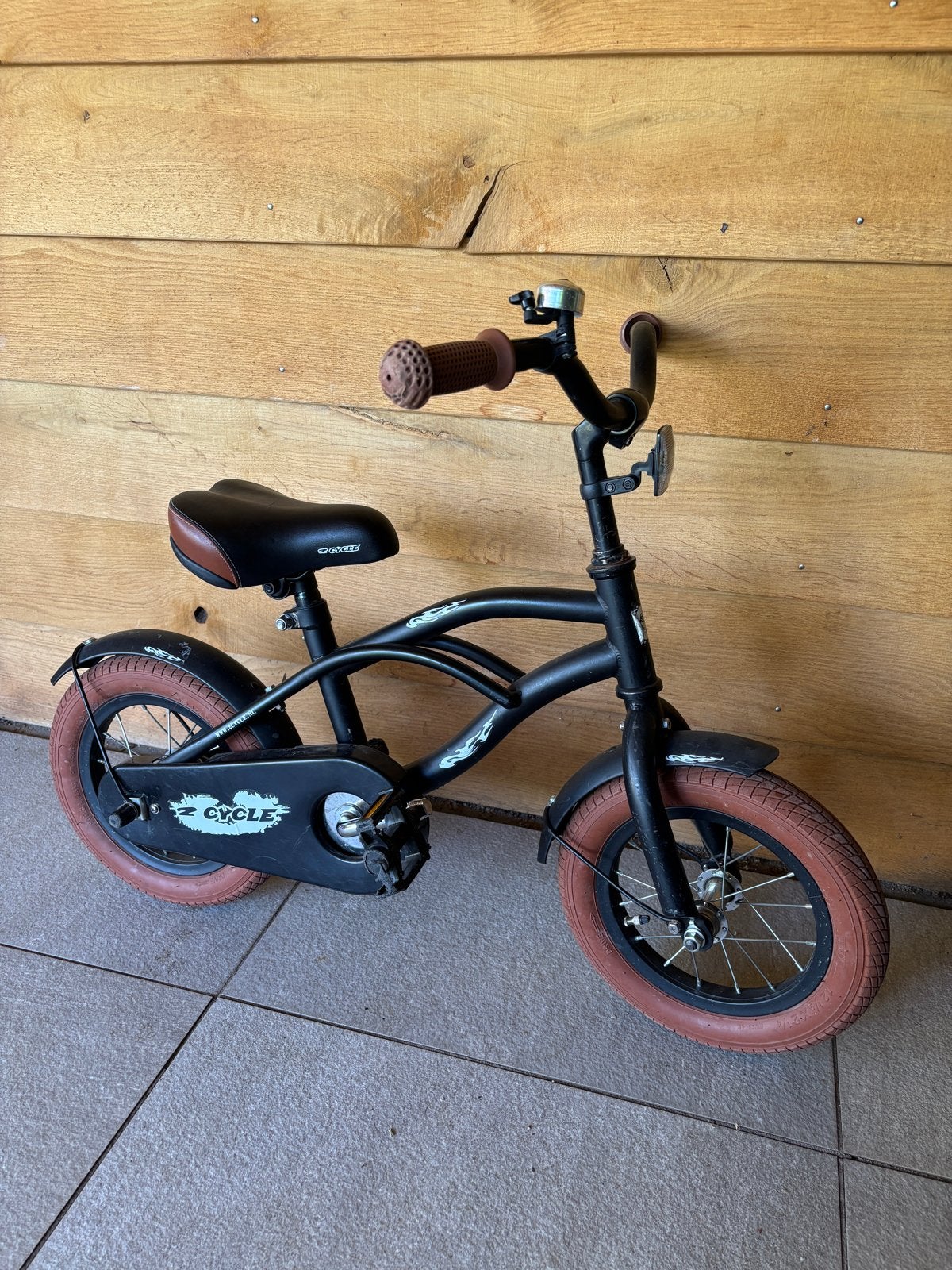 Stoere jongensfiets - 12 inch, Fietsen en Brommers, Fietsen | Kinderfietsjes, Ophalen, Terugtraprem, Zijwieltjes, Gebruikt