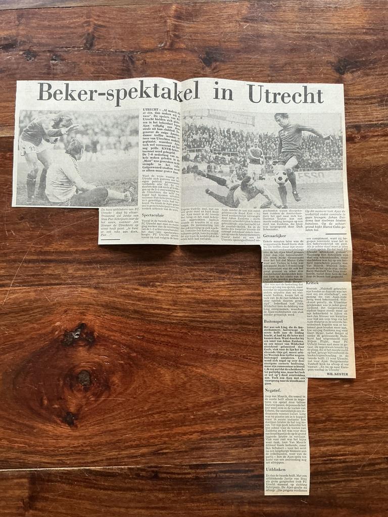 Voetbal krantenartikel FC Utrecht Ajax beker nov 1976, Verzamelen, Tijdschriften, Kranten en Knipsels, Knipsel(s), Ophalen of Verzenden