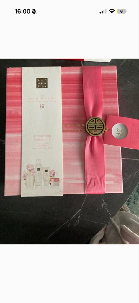 Rituals Sakura Cadeauset Maat M - NIEUW, Ophalen of Verzenden, Zo goed als nieuw, Bad & Douche