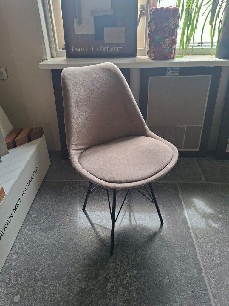 Stoffen eetkamer stoelen met zwart onderstel, Huis en Inrichting, Stoelen, Gebruikt, Overige kleuren, Ophalen of Verzenden, Metaal