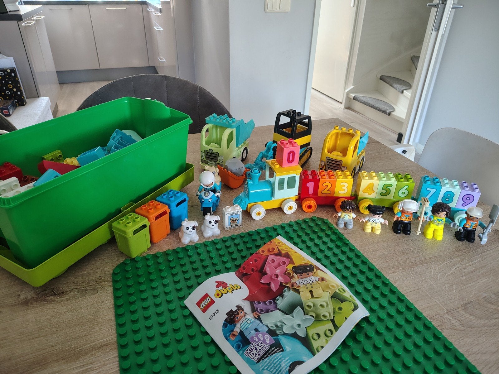Grote Duplo set met voertuigen, dieren, poppetjes en trein, Ophalen, Zo goed als nieuw