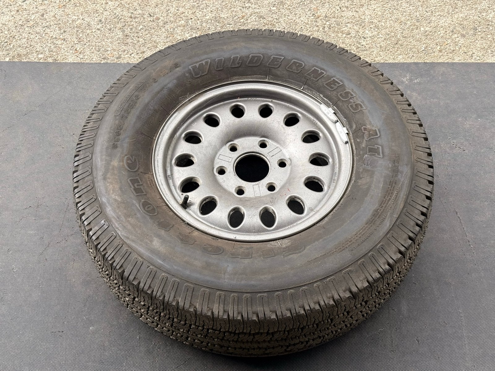 Firestone Wilderness AT Band en Velg 265/75R16, Gebruikt, 16 inch, 265 mm, Banden en Velgen