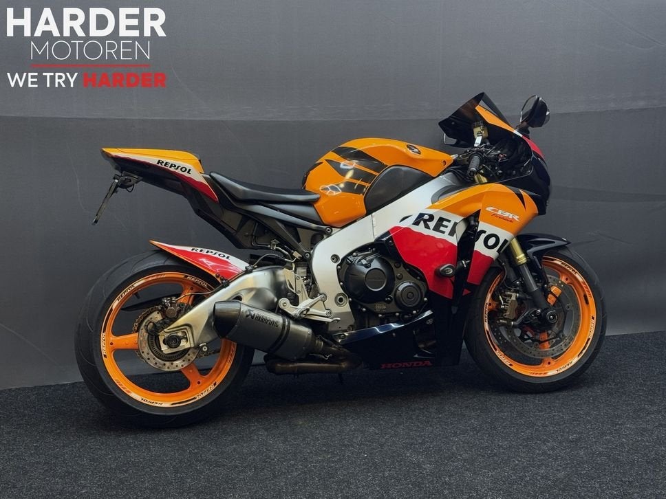 HONDA CBR 1000 RR FIREBLADE ABS/TUNE/AKRA/GARANTIE!, Motoren, Motoren | Honda, HONDA, 4 cilinders, Motorrijbewijs A, Bedrijf
