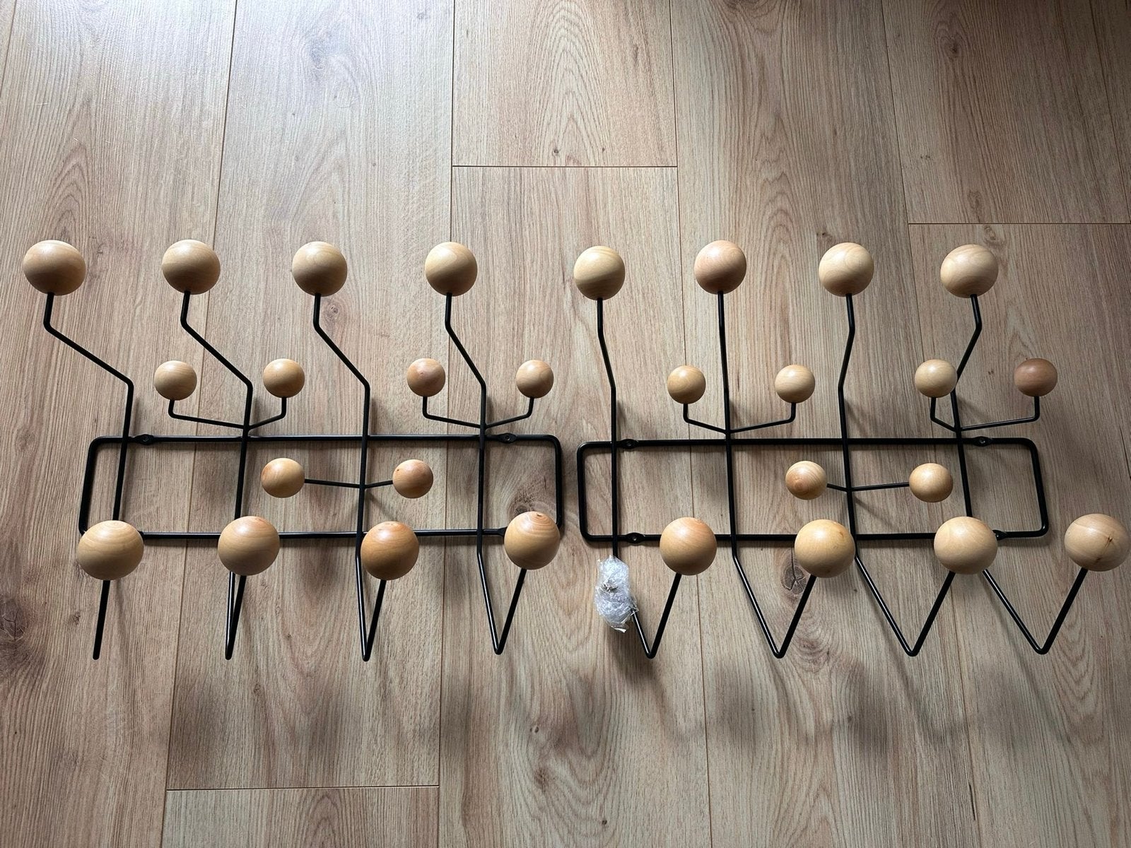 Set van 2 namaak Eames kapstokken - Zwart/Hout, Wandkapstok, Gebruikt, Ophalen of Verzenden, Minder dan 100 cm