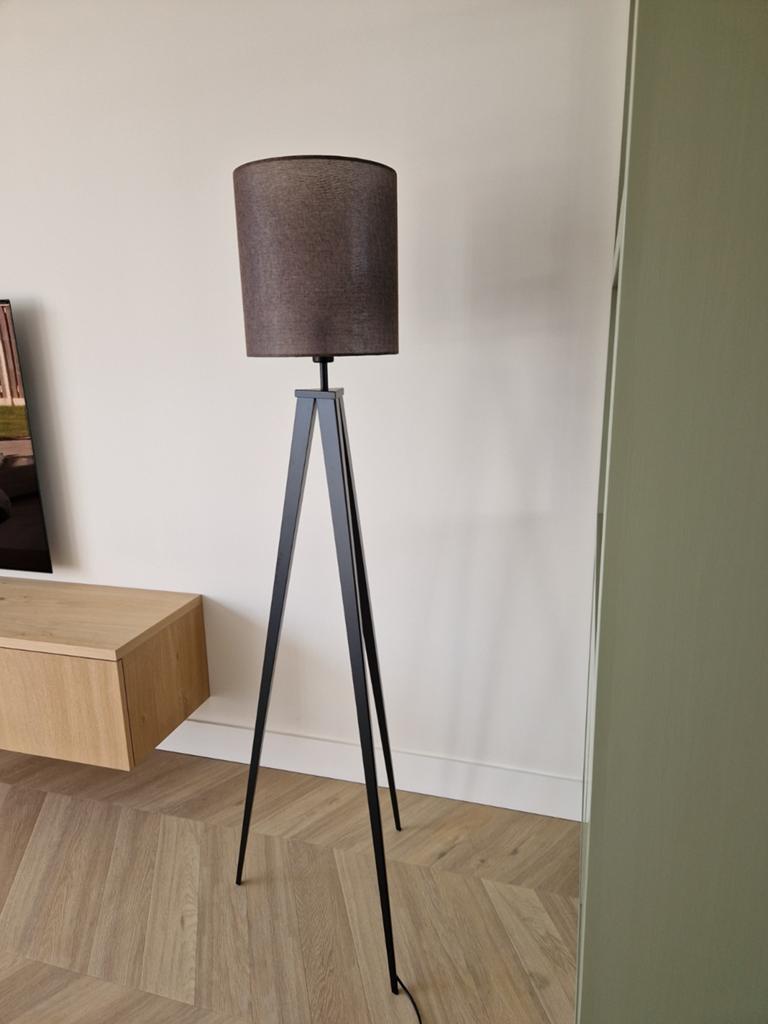 Zuiver Tripod Vloerlamp, Ophalen, Modern, Industrieel, 100 tot 150 cm, Zo goed als nieuw