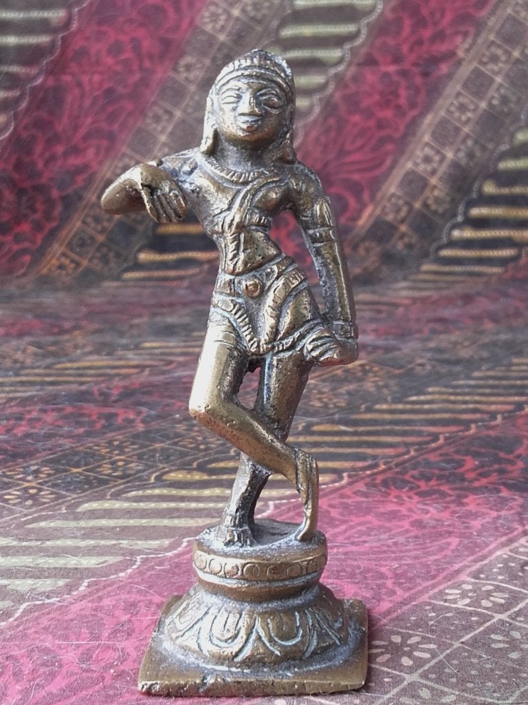 Mooi antiek Oosters tempelbeeldje van brons 9,4 cm., Antiek en Kunst, Kunst | Niet-Westerse kunst, Beeld, Overige herkomsten, Brons