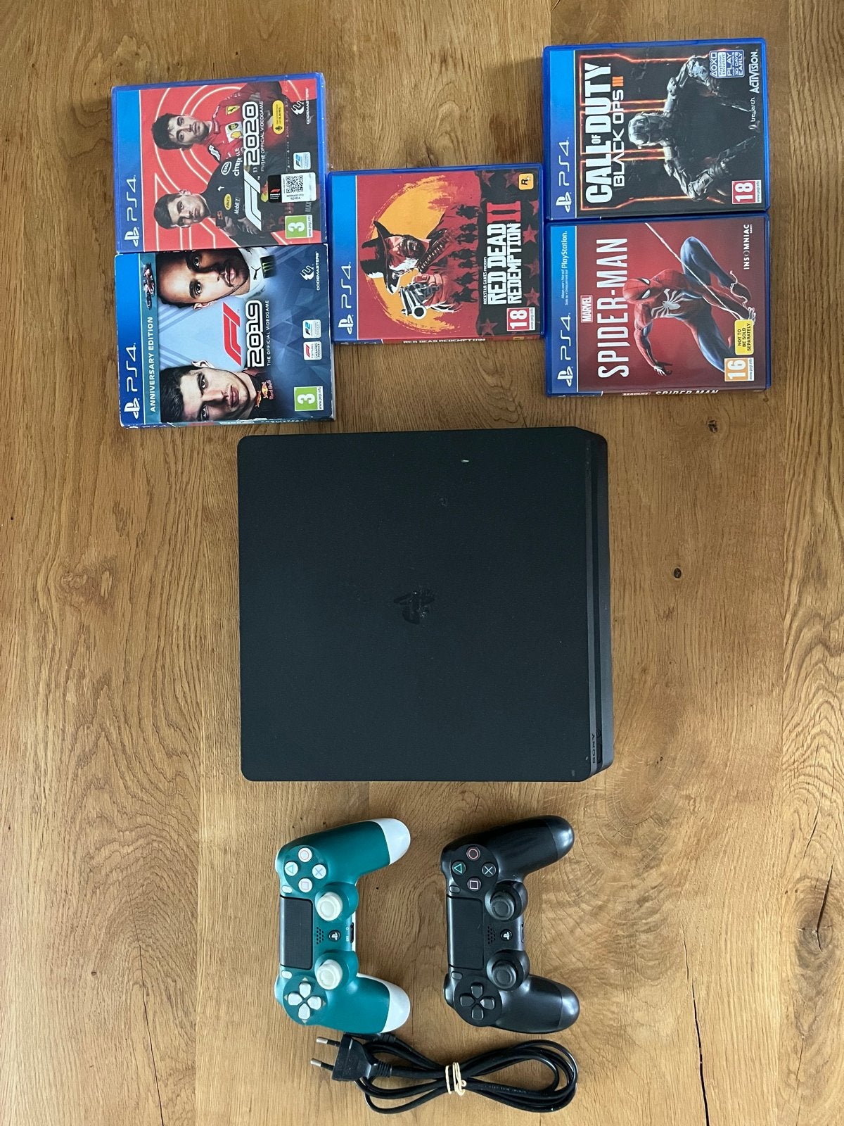 PS4 Slim met 2 controllers en 5 games, Met 2 controllers, Ophalen of Verzenden, Zo goed als nieuw, Slim