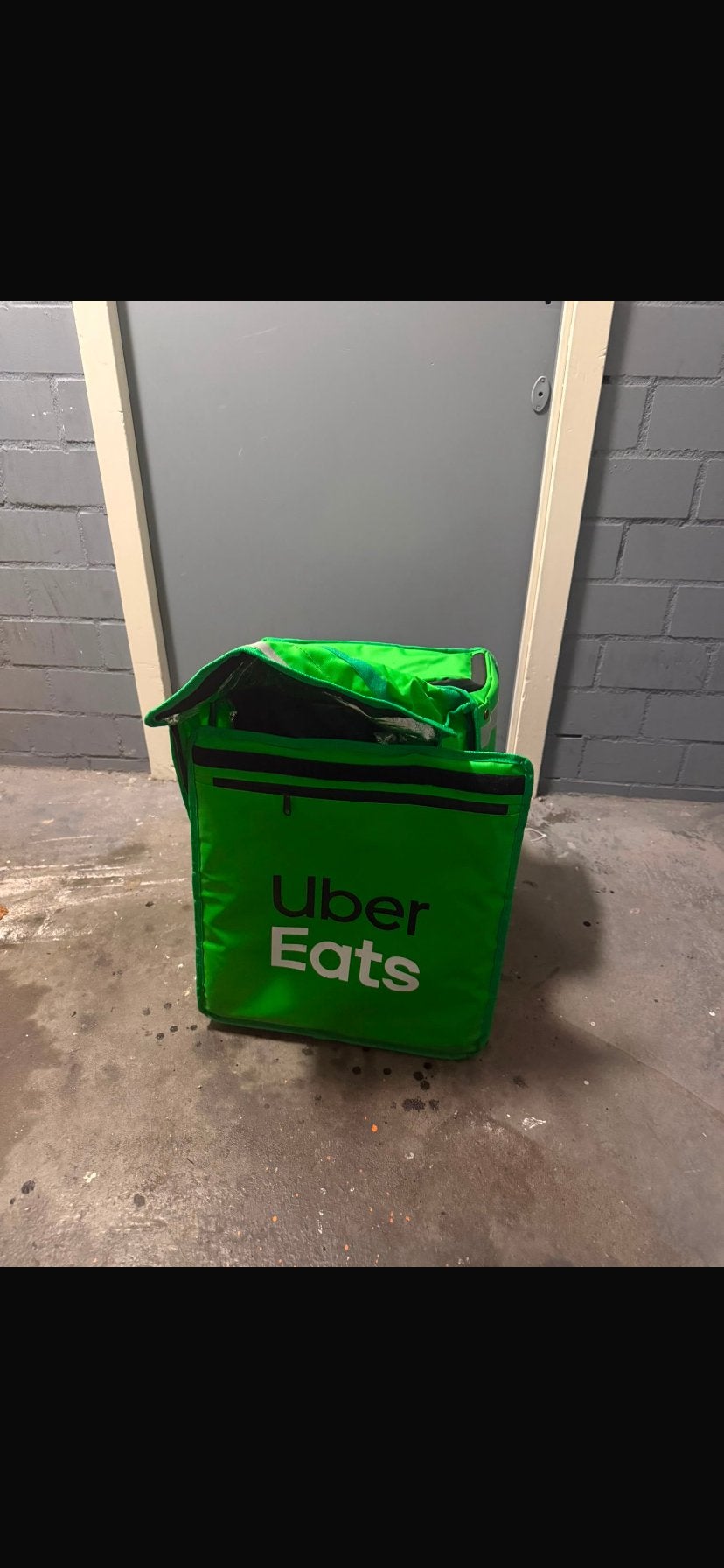 Uber Eats bezorgtas - Zo goed als nieuw, 40 cm of meer, Ophalen of Verzenden, Zo goed als nieuw, Waterdicht