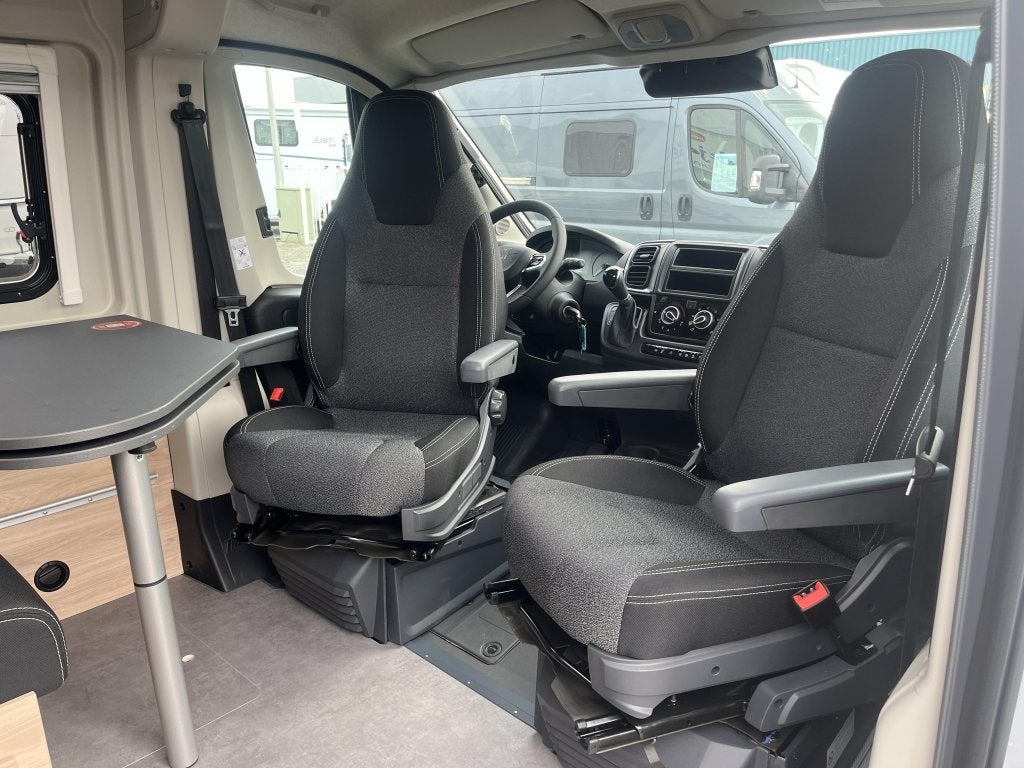 Dethleffs Globetrail 600 DS - Automaat - Modeljaar 27, Buscamper of Camperbus, Ringverwarming, Fiat, Tot en met 2