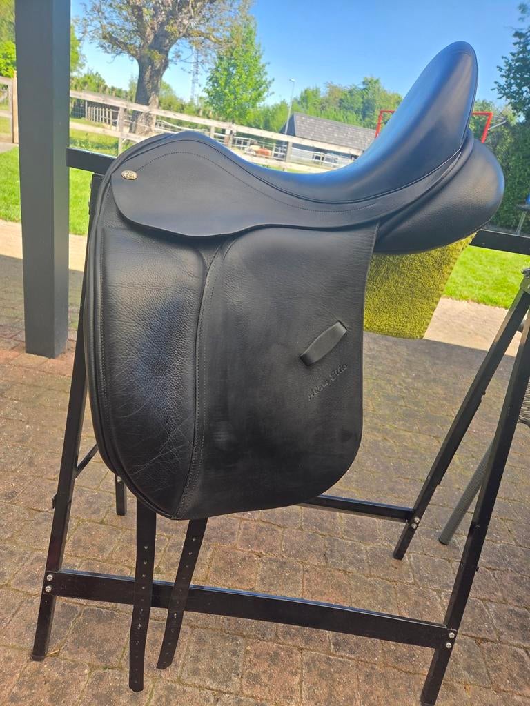 Adam Ellis 17,5 inch, Dieren en Toebehoren, Paarden en Pony's | Hoofdstellen en Tuigage, Ophalen of Verzenden, Gebruikt, Dressuur
