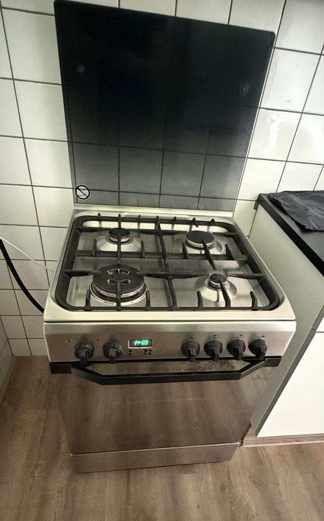Gasfornuis & hetenluchtoven aangeboden, Witgoed en Apparatuur, Ophalen, Gebruikt, Hete lucht, 4 kookzones