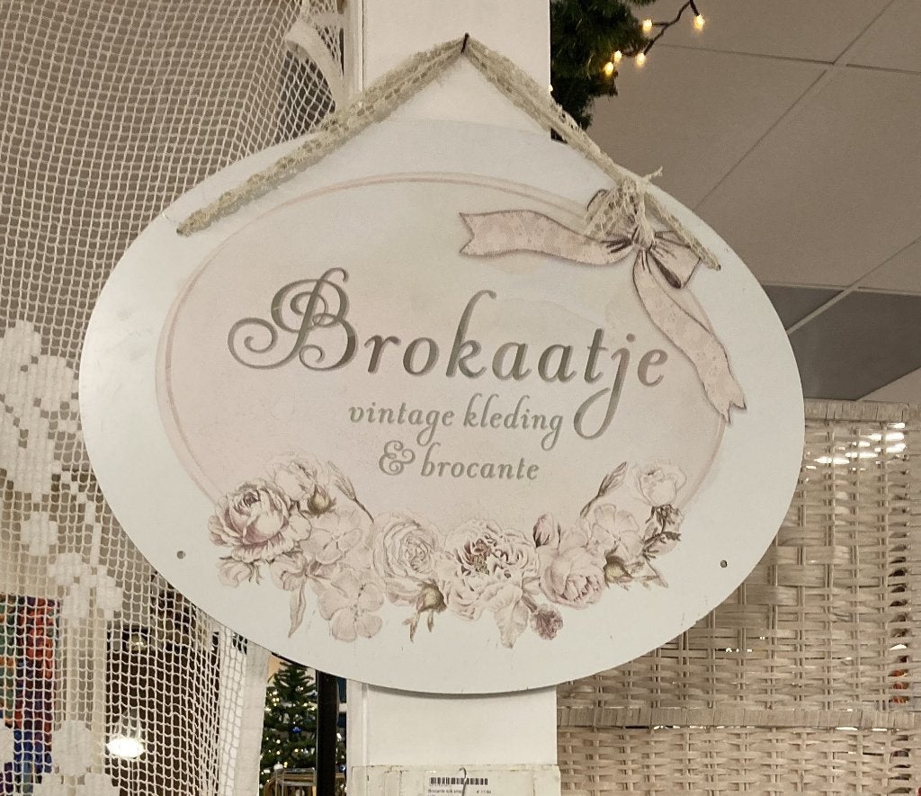 Brocante bij Brokaatje in Warenhuis Strant in Haren bij Oss, Ophalen