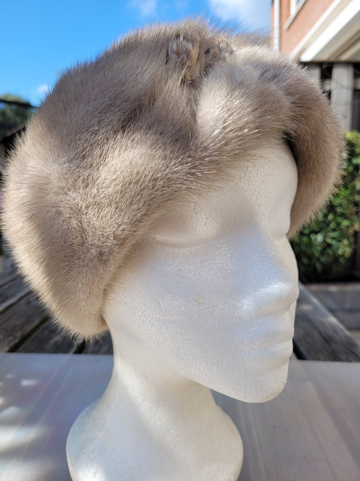 Nieuwe nertsenbaret in beige/bruin, Hoed, Ophalen of Verzenden, 58 cm (L, 7¼ inch) of meer, Onbekend