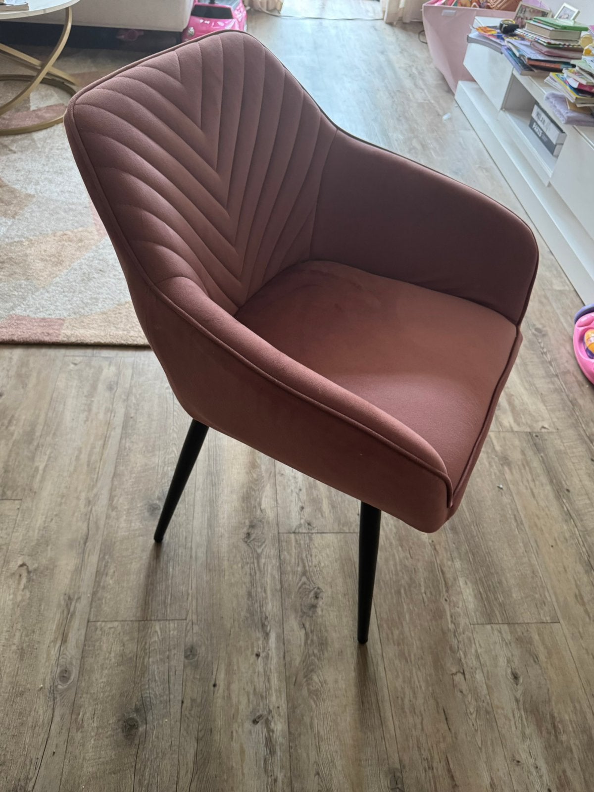Mooie roze velvet stoel – 1 stuk, Huis en Inrichting, Ophalen, Overige kleuren, Zo goed als nieuw, Eén