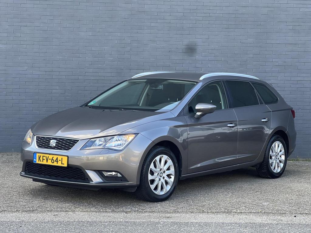 Seat Leon ST 1.2 TSI Style Airco Cruise LM-velgen Bluetooth, Voorwielaandrijving, Gebruikt, 4 cilinders, Leon