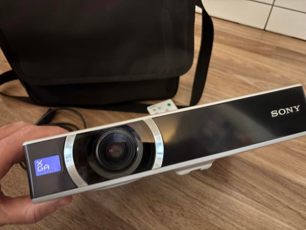 Sony beamer met tas en kabels, Ophalen of Verzenden, Gebruikt, Overige technologieën, Overige resoluties