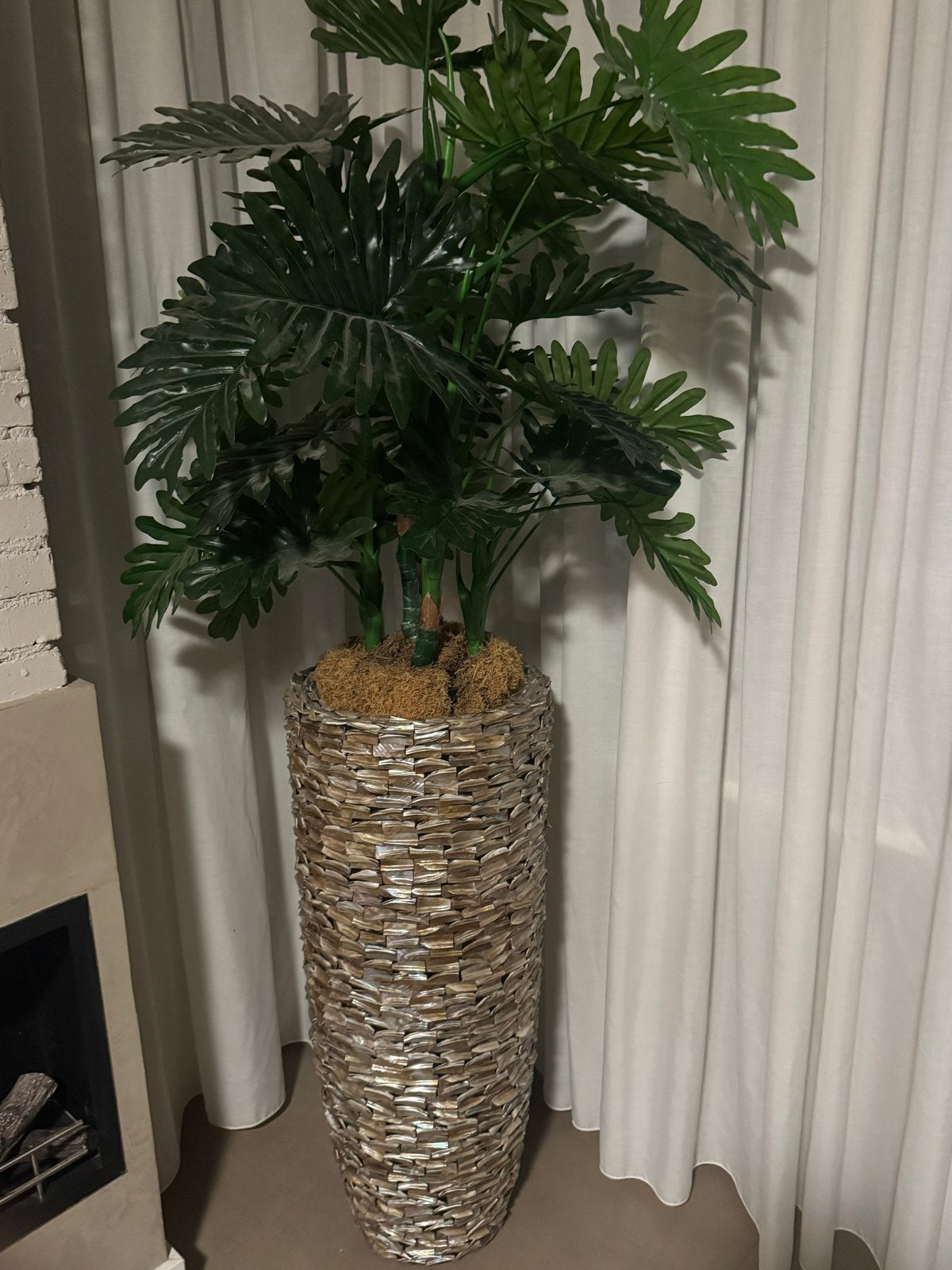Grote schelpenvaas 90cm met kunstplant, Ophalen, Beige, Natuurlijk materiaal, Inclusief decoratie
