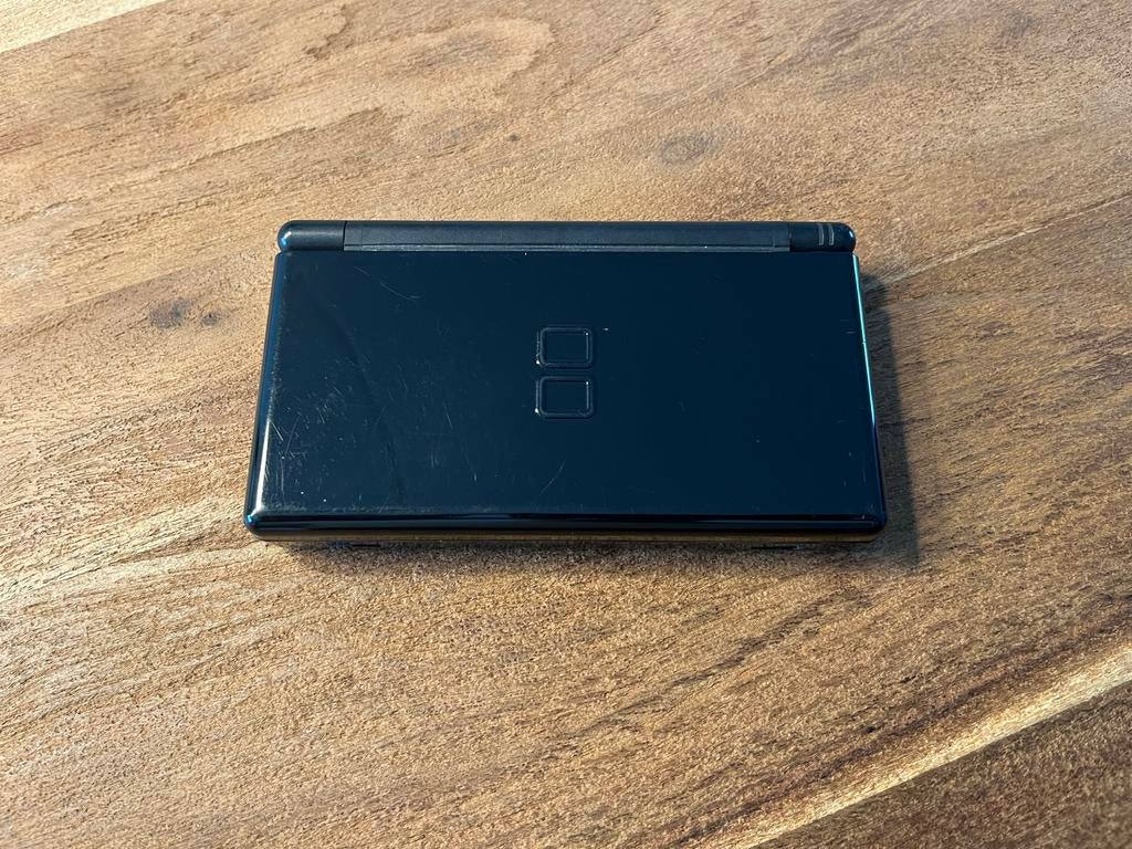 Nintendo DS Lite Zwart met Stylus en Lader, Spelcomputers en Games, Spelcomputers | Nintendo DS, Ophalen of Verzenden, Gebruikt