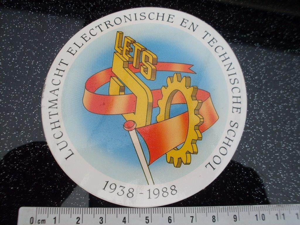 sticker KLu electronische en technische school 1988 leger, Verzenden, Zo goed als nieuw, Bedrijf of Vereniging