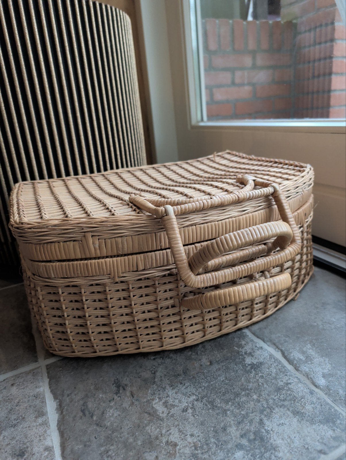 Vintage rieten picknickmand, Huis en Inrichting, Overige materialen, 50 tot 100 cm, Ophalen of Verzenden, Zo goed als nieuw
