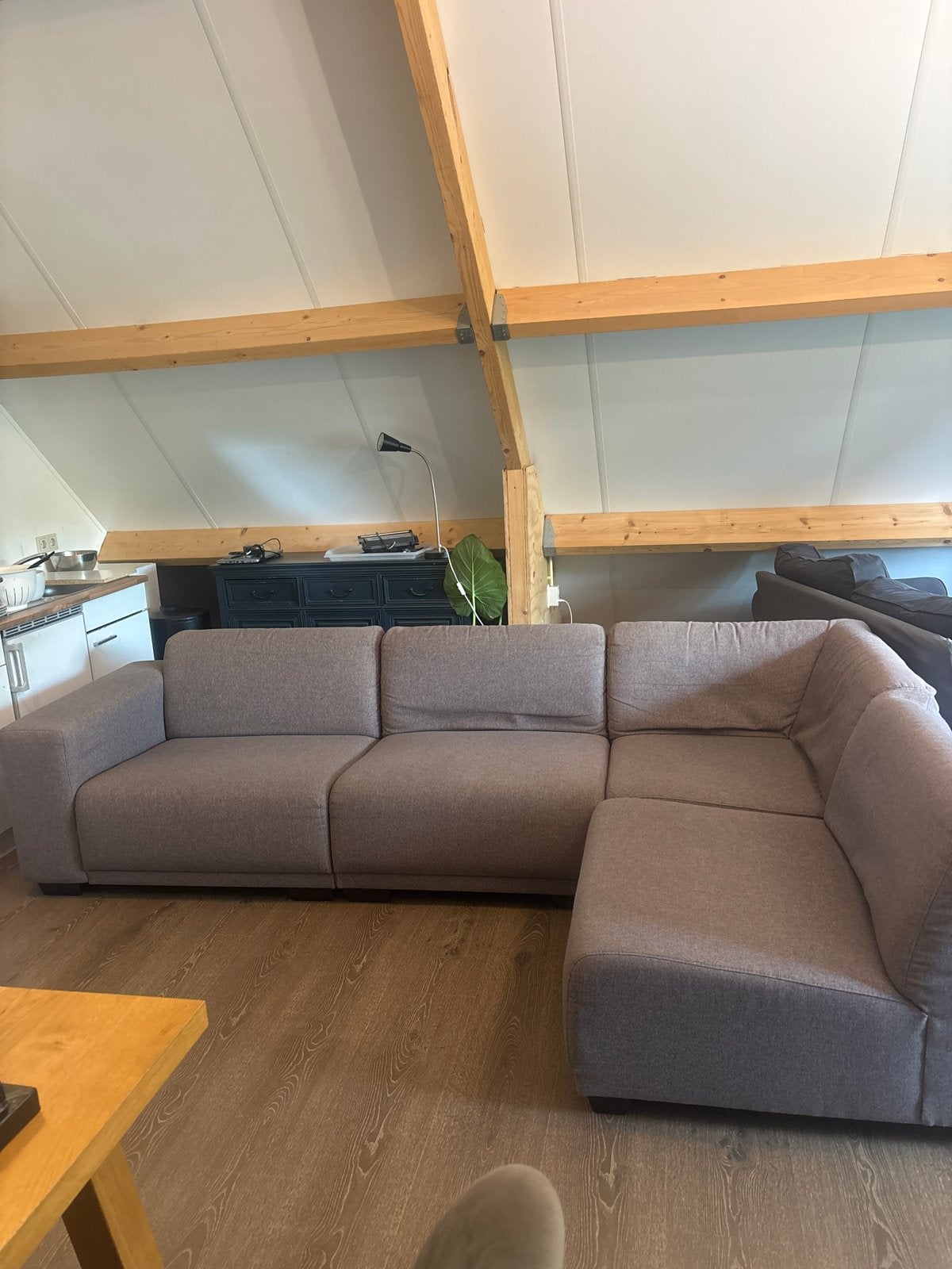 Grote hoekbank 280 x 175 cm - Gebruikt maar in prima staat, Huis en Inrichting, Banken | Bankstellen, Ophalen, 250 tot 300 cm