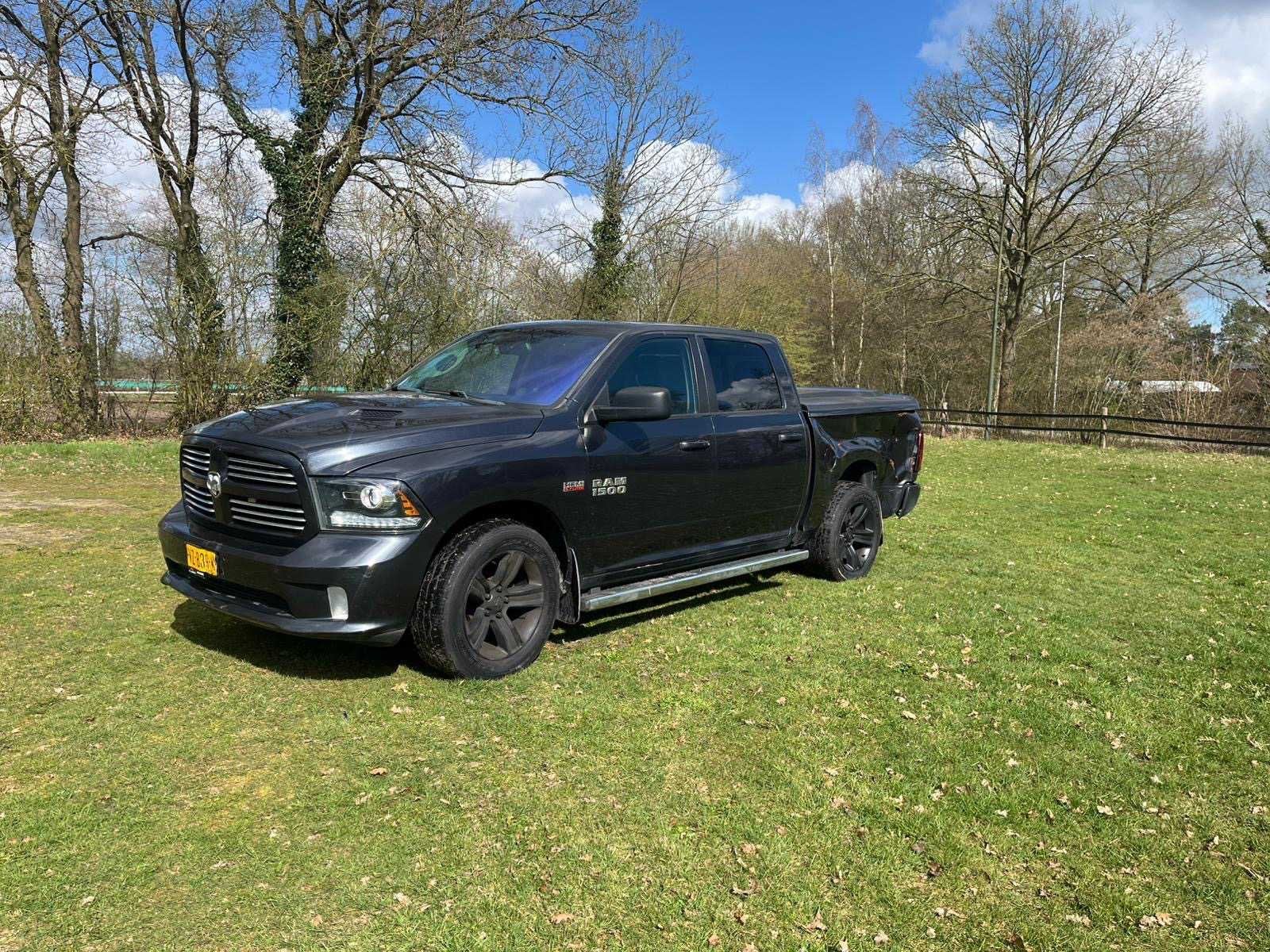 Dodge Ram 1500 5.7 V8 QC 6'4 Bedrijfswagen, Auto's, 2661 kg, Gebruikt, Euro 6, Origineel Nederlands