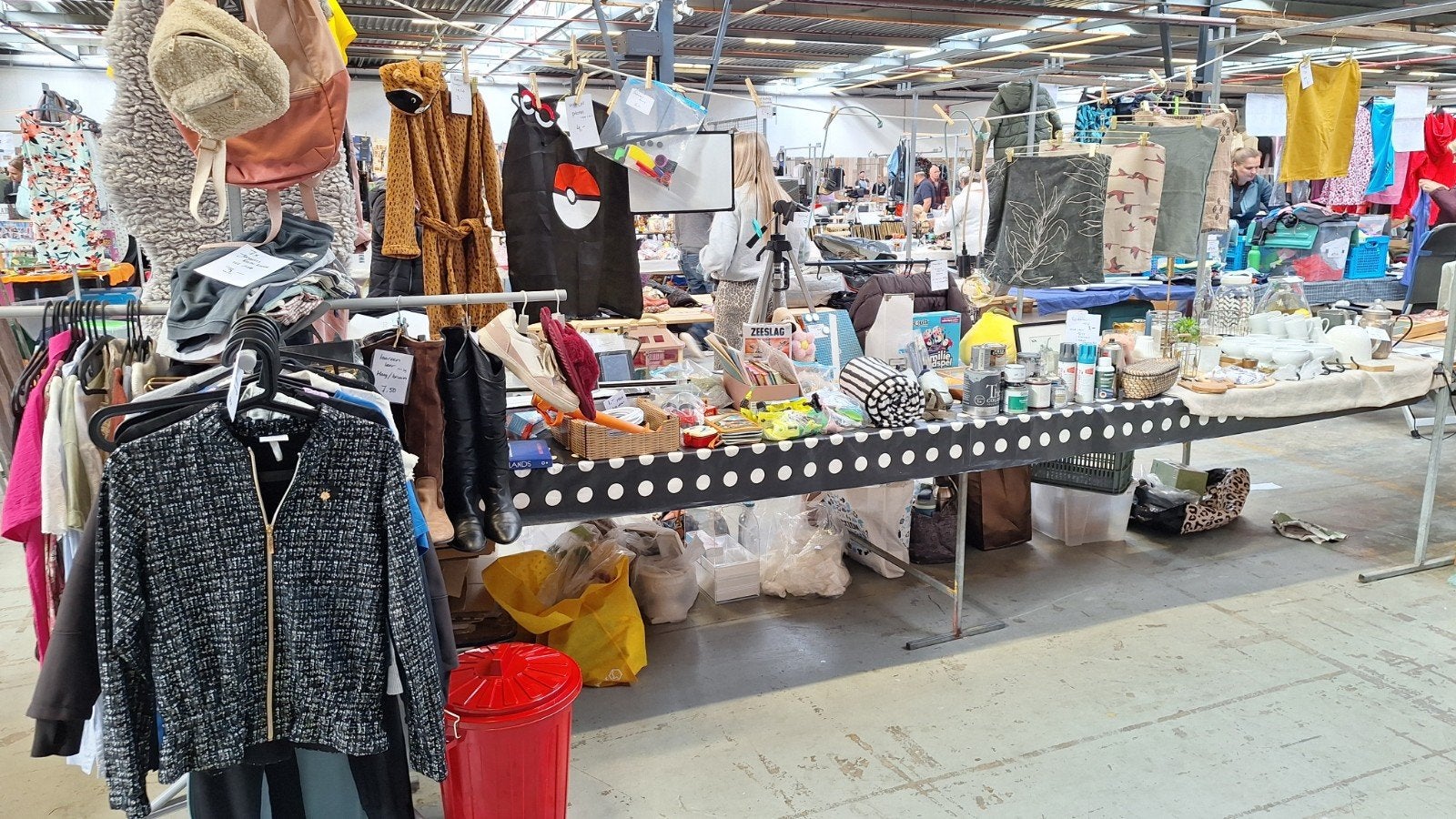 Grote partij rommelmarktspullen – ALLES IN ÉÉN KOOP!, Ophalen