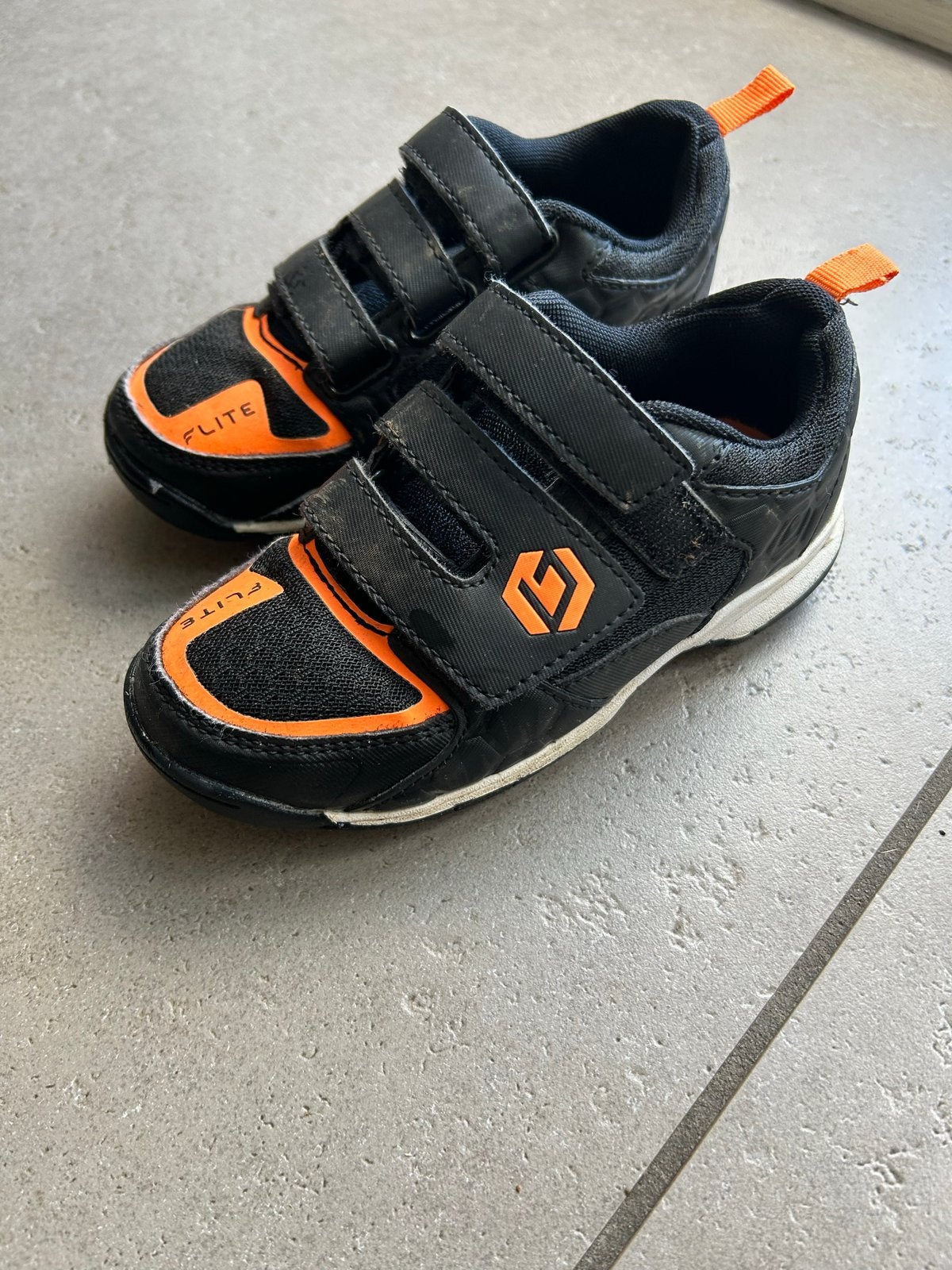 Hockeyschoenen kind maat 29 - Weinig gedragen, Ophalen of Verzenden, Zo goed als nieuw, Jongen of Meisje, Sportschoenen