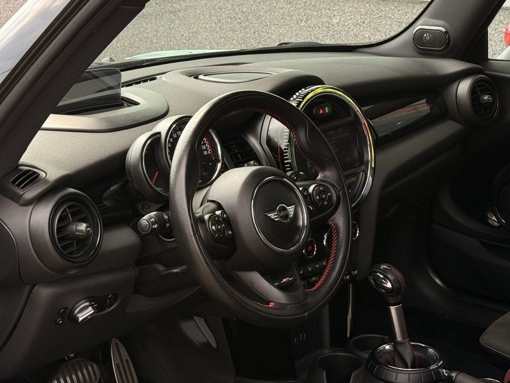 MINI 3-deurs 2.0 John Cooper Works S 232PK | ACC | Pano | He, 1998 cc, Gebruikt, 4 cilinders, 4 stoelen