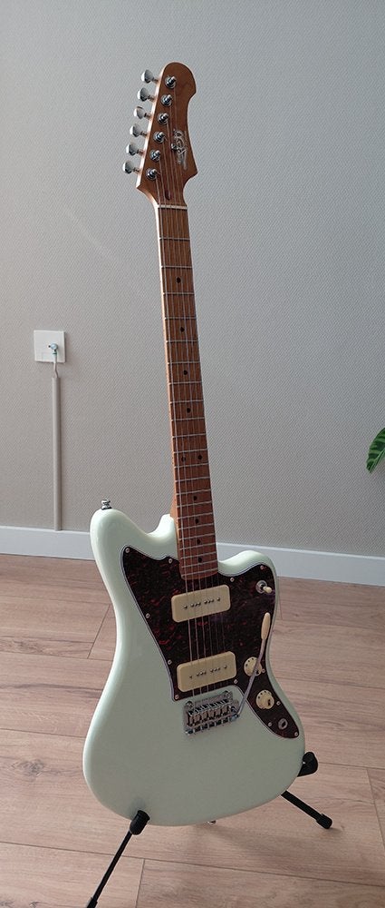 JETT JJ-300 electrische gitaar Olympic White, Muziek en Instrumenten, Snaarinstrumenten | Gitaren | Elektrisch, Ophalen, Zo goed als nieuw